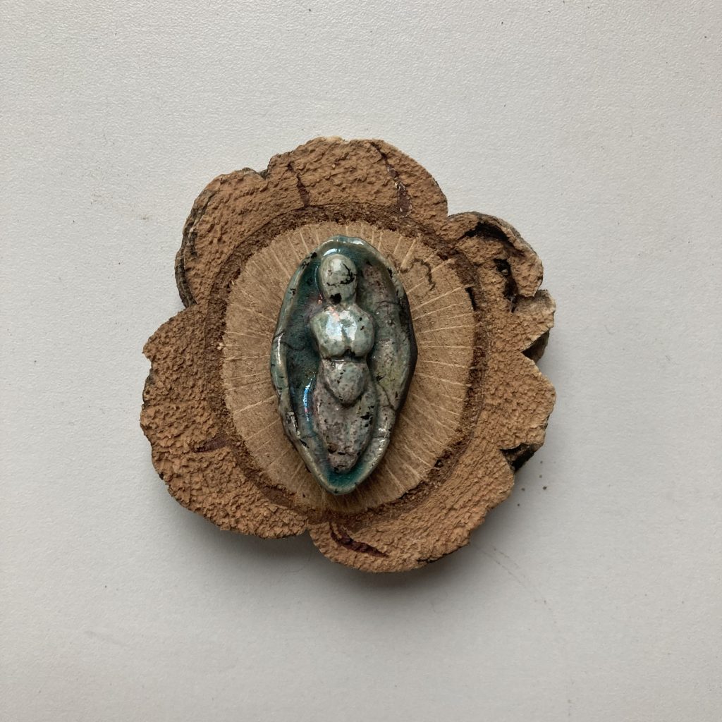 godin-houtschijfje-wand-joanda-hartog